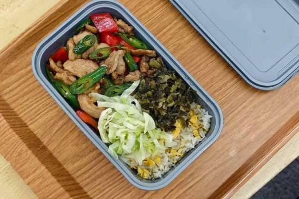 锦富优 国铁成都局推出17元高铁盒饭：门店现炒，送餐到座